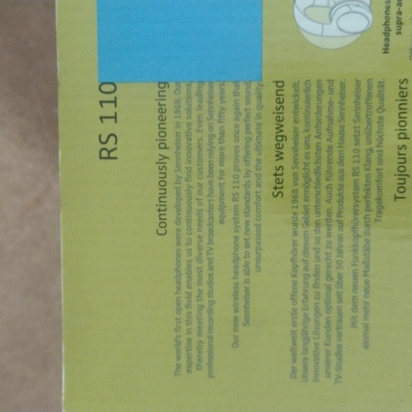 Sennheiser Wireless Headphones - Black and Silver - Picture 2 of 6